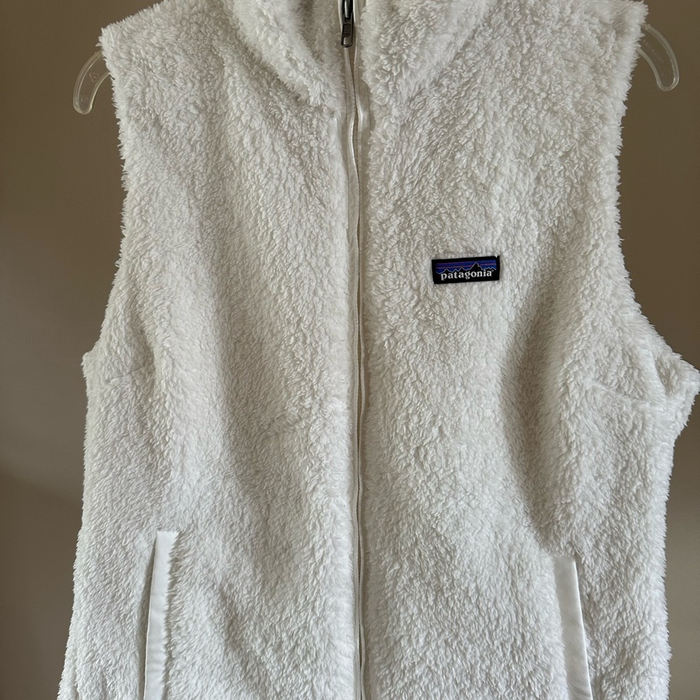Patagonia Soft White Fleece Vest - Picture 2 of 9